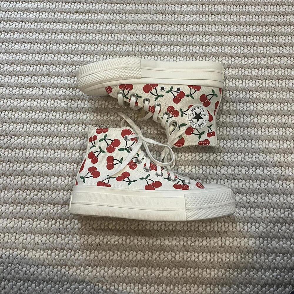 Chuck Taylor All Star Lift Platforn Cherries Converse